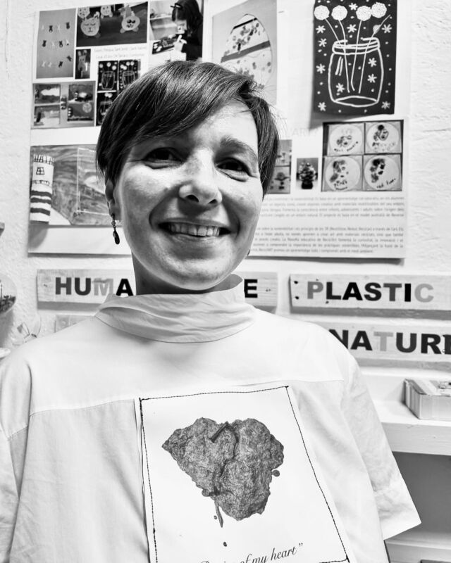 Visitant el taller de Katalin Koncz al carrer Sant Llorenç #tarragona 
Reciclar i recuperar #novavida 
🐦‍⬛
#tallersobertstarragona #reciclart #elmitjodesaparellat #tarragonacultura