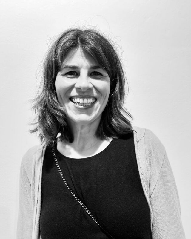 Felicitats @marta.ferrate.torra seleccionada a la Biennal Internacional de Ceràmica del Vendrell amb la peça “Constel·lacions” (Argiles locals amb mica) a @salaportaldelpardo del 8 de novembre al 31 de desembre de 2024.

🪘
#ceramics #ceramic #ceramica #art #artcontemporani #argila #arcilla #elvendrell #elvendrellceramicsbienale #llum #fragility #construction #gold