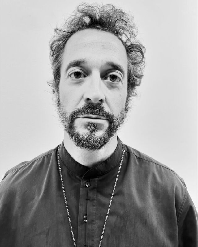 Taller performatiu amb Xavier Bassas (i @frieraraquel ) de l’ #institutodeltiemposuspendido, ens plantegen la #cronodiversitat des de la vessant filosòfica, política, social i ecològica.

🕒🕓🕔🕕🕖🕗🕘🕙🕚🕛🕜🕝🕞🕟🕠🕡🕢🕣🕤🕥🕦🕧

#action #performance #contemporary #pensamentcontemporani #temps #time #tiempo #culturaverda