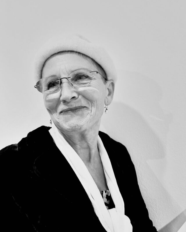 Felicitats s Viorica Bicioc seleccionada a la Biennal Internacional de Ceràmica del Vendrell amb la peça “White breath” (porcellana) a @salaportaldelpardo del 8 de novembre al 31 de desembre de 2024.
☁️
#ceramics #ceramic #ceramica #art #artcontemporani #porcelain #porcellana #porcelana #elvendrell #elvendrellceramicsbienale #llum #fragility #construction #sculpture #escultura
